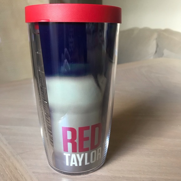 *NEW* TAYLOR SWIFT Red Tervis Tumbler - Picture 3 of 7